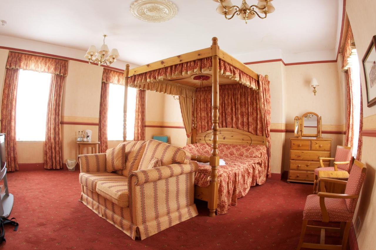 Near Bath 3*