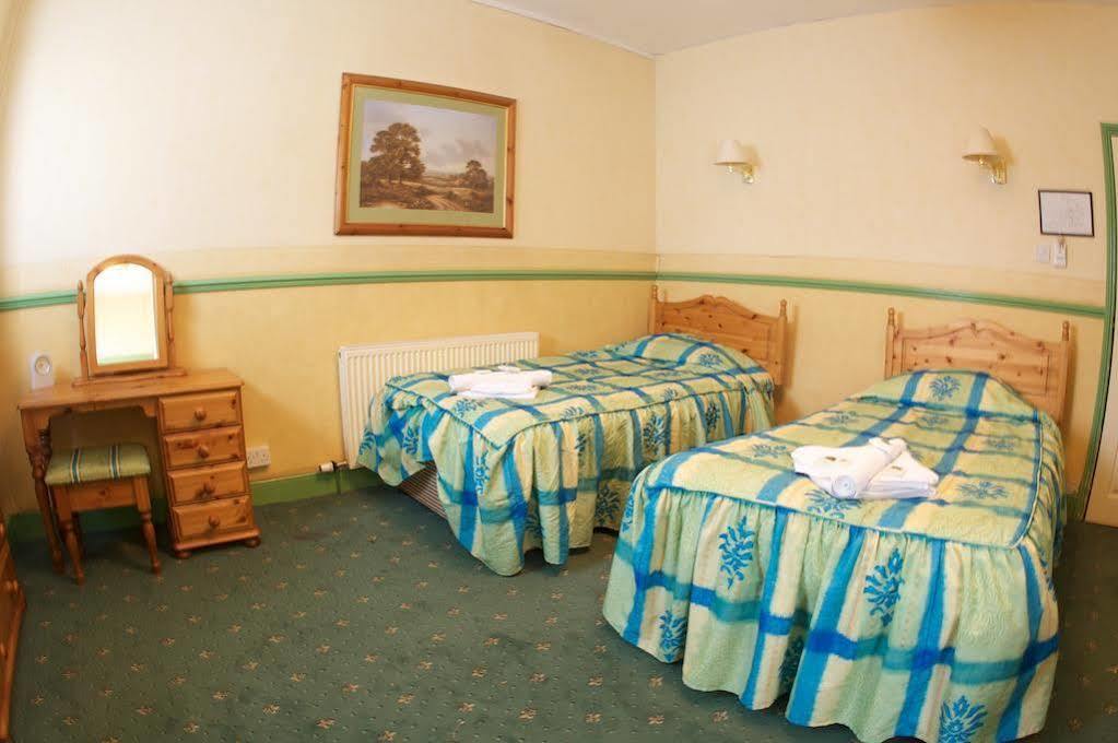 Near Bath 3*
